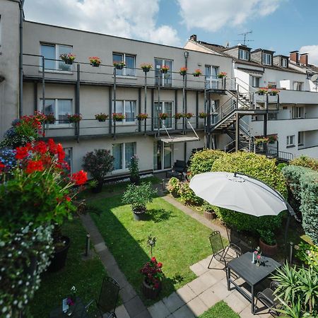 Hotel Mirage Дуйсбург Екстериор снимка