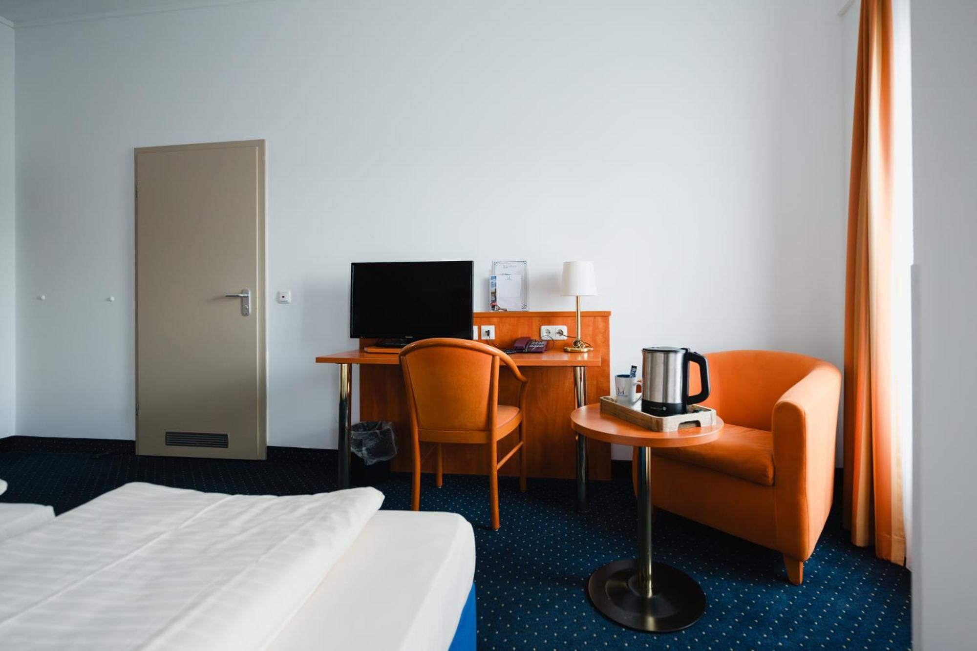 Hotel Mirage Дуйсбург Екстериор снимка