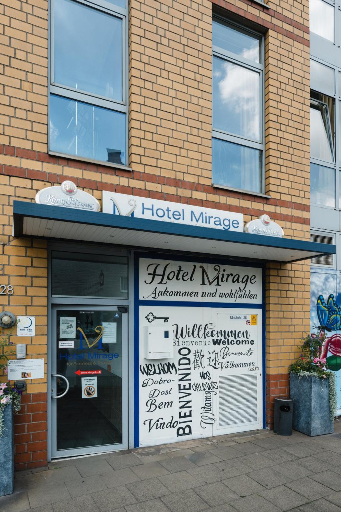 Hotel Mirage Дуйсбург Екстериор снимка